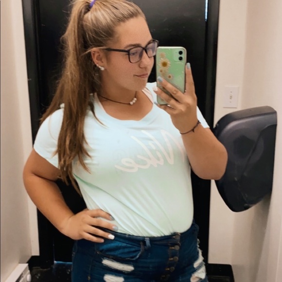 Meet your Posher, Kayce - Picture 6 of 6